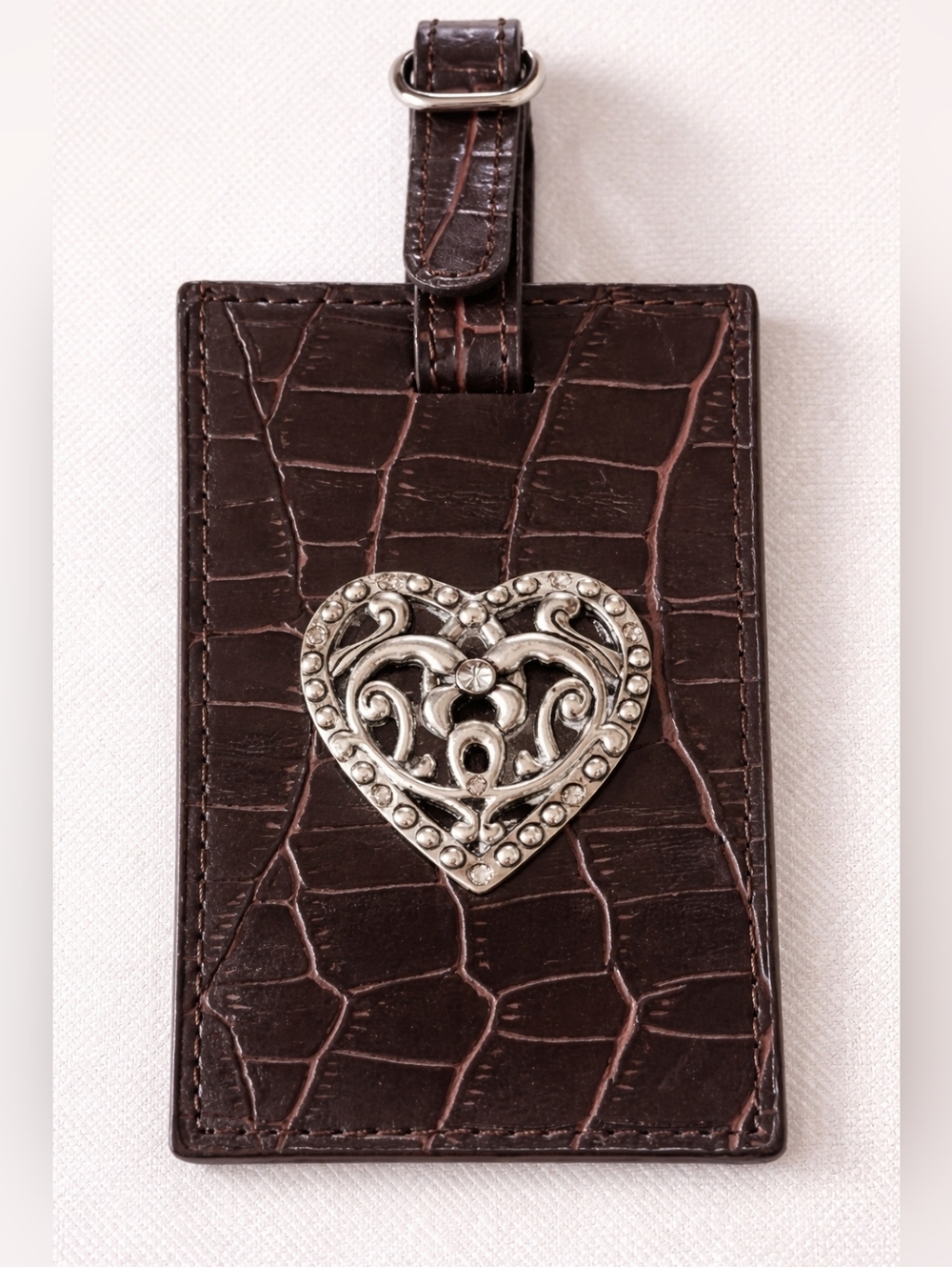 LEATHER CHELSEA CROC EMBOSSED LUGGAGE TAG.  NEW.